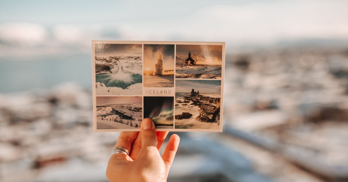 Postcards vs Flyers: Understanding the Differences for Marketing Materials